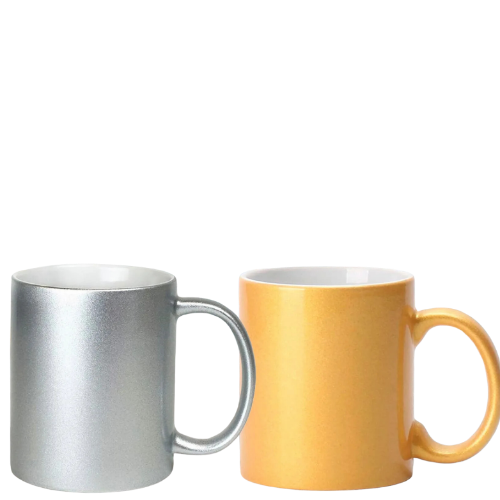 Taza dorada y plateada