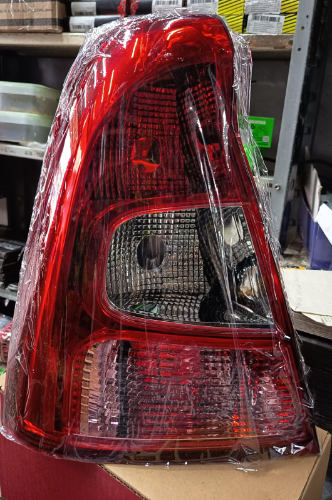 LAMPARA STOP IZQ RENAULT LOGAN (11-15)