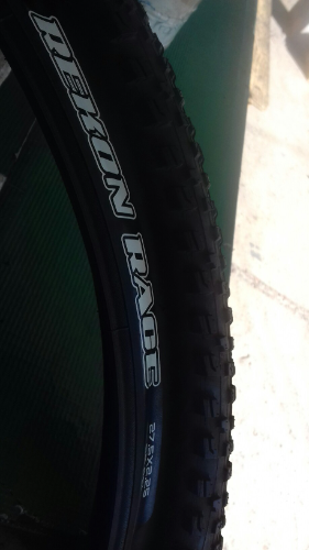 LLANTA 27 X 2.25 REKON RACE II 60PSI