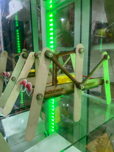 robot araña de palitos