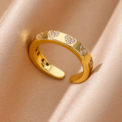 Estilo Cartier con Diamantes en Forma de Corazón - Dorado - ANI051