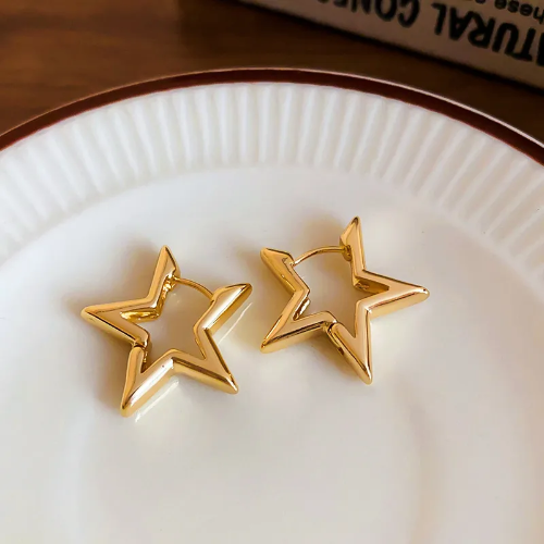 legant French Style Pentagram Hollow Out Alloy Earrings - Dorado - NH40738377
