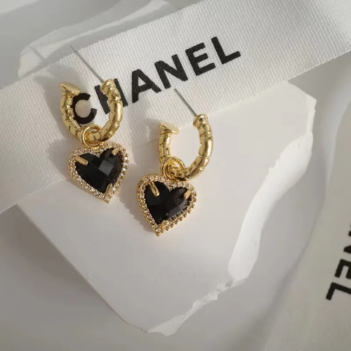 Estilo Chanel Corazón Negro - Dorado - ART074