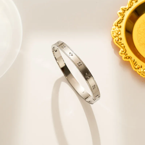 Estilo Van Cleef Brazalete con Diamantes - Plateado - BRA046