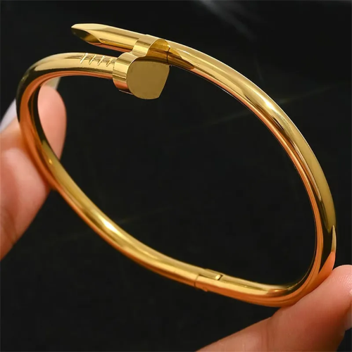 Brazalete Estilo Clavo con Corazón - Dorado - BRA079