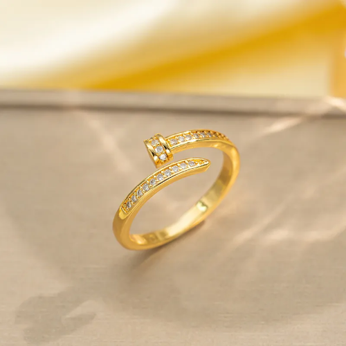 Estilo Clavo con Microdiamantes - Dorado - ANI105