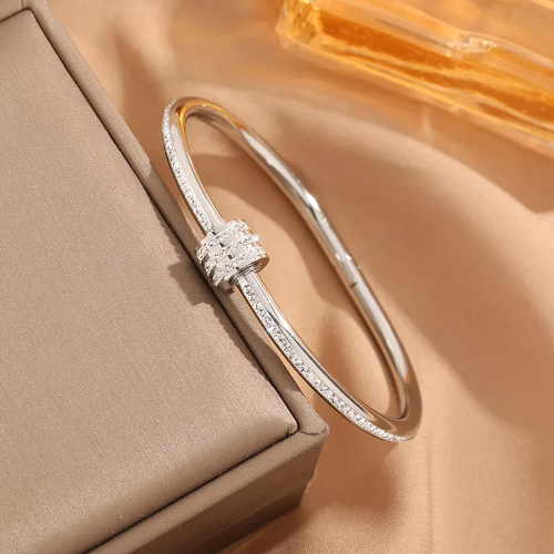 Brazalete Con Ronda Diamantada - Plateado - BRA059