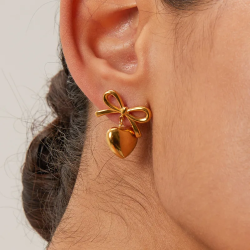 Arete Estilo Corazón Coquette - Dorado - ART119