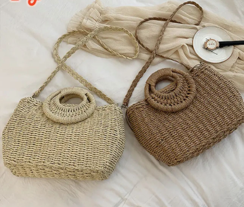 Bolso de playa agaradadera redonda y tirantes beige claro