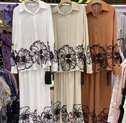 Set de 2 piezas camisa manga larga y pantaloneta flores bordadas 3 colores
