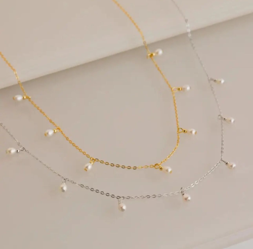 collar dorado y plateado colgantes de perlas