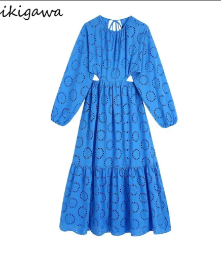 Vestido maxi azul bordado manga larga con agujeros