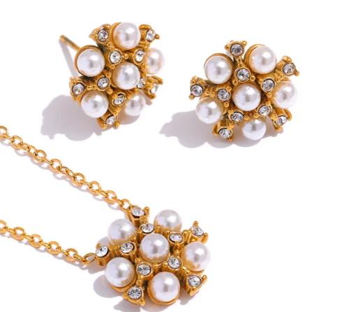 Set pendientes y cadena medalla brillos y perlas
