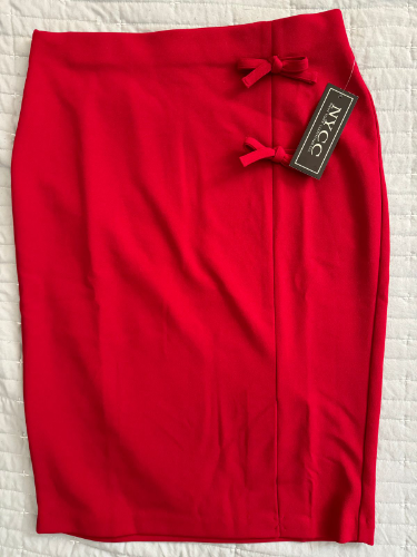 Falda roja detalle de chongo NYCC talla S