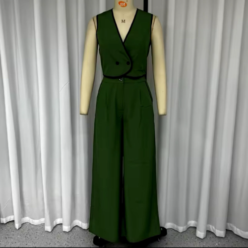 Set de top y pantalon verde olivo con detalles negros SLXL