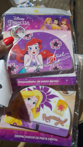 DISPENSADOR DE PASTA