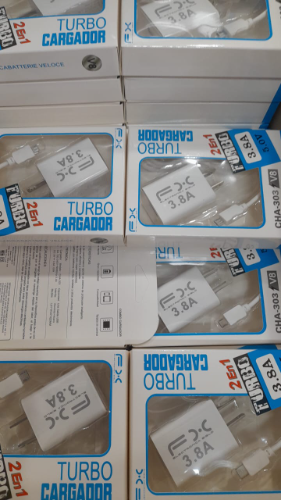 CARGADOR V8