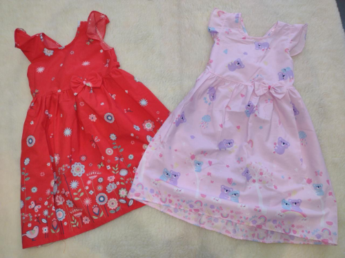 +PN0208 VESTIDO BATISTA NENA ESTAMPADO CON APLIQUE MOÑO Y ESPALDA EN "V" "PAQUITOS"