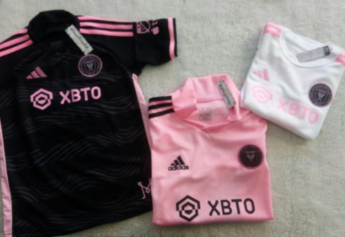 INV-PV0230 CAMISETA MESSI (INTER MIAMI) CON ESCUDO BORDADO "KOALA"