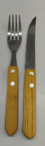Cuchillo y Tenedor Mango Madera Tramontina