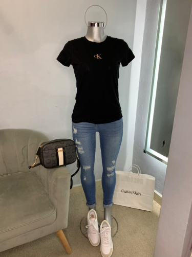 Playera negra dorado guess Muj S