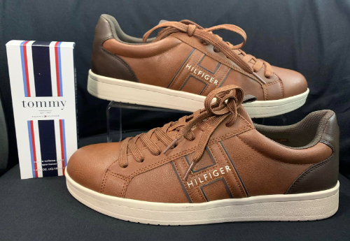 Tenis tommy café