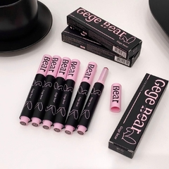 lip gloss  Gege Bearr