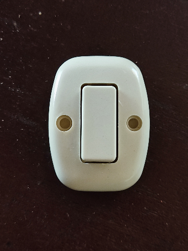 SWITCH SENCILLO SUPERF 4A C/TOR 123-1 CR