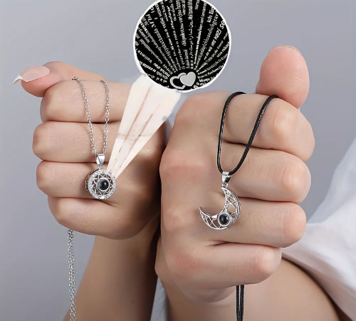 2 piezas de Collar con Colgante Proyección Sol y Luna en 100 Idiomas S