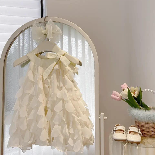 VESTIDO PETALOS BEIGE TIPO BATA