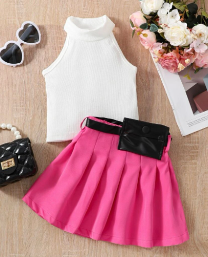 CJ FALDA FUSCIA BLUSA NEGRA CON RIÑONERA