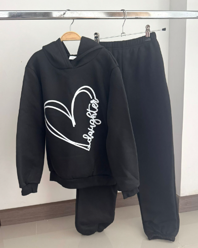 CJ SUDADERA NEGRA CORAZON