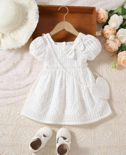 VESTIDO BAUTIZO BEIGE CON BOLSO CORAZON