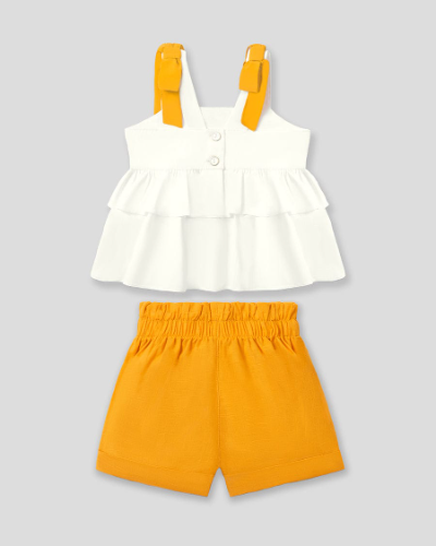SHORT MOSTAZA - BLUSA BEIGE MOÑOS MOSTAZA