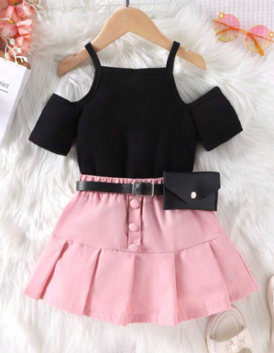 CJ FALDA ROSA BLUSA NEGRA RIÑONERA