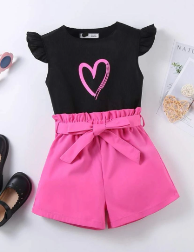 CJ SHORT FUCSIA CAMISETA NEGRA CORAZON