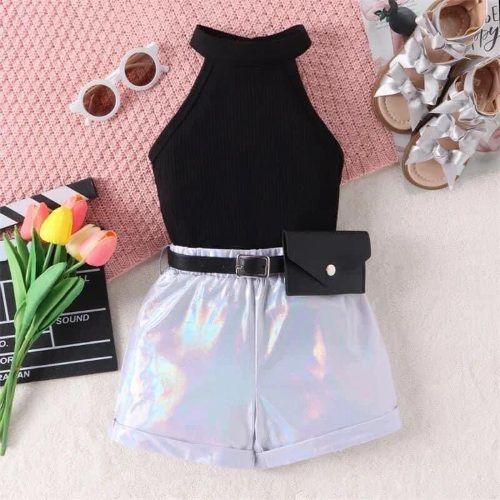 SHORT PLATEADO BOMBA /BLUSA NEGRA/RIÑONERA