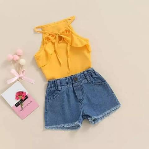 SHORT JEAN / BLUSA AMARILLA