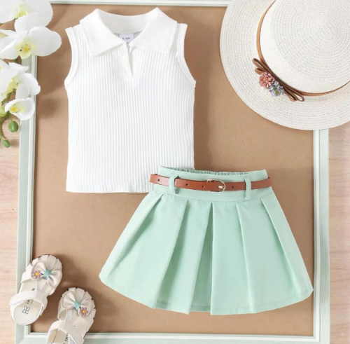 CJ FALDA VERDE BLUSA BLANCA POLO