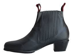 BOTINES #23.5  VINIL NEGROS 1 PIEZA