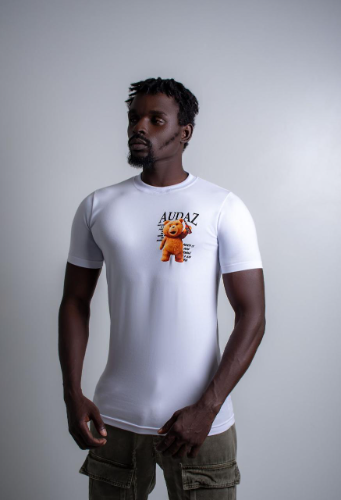 T:M Camisa Audaz Branca Urso em Pé