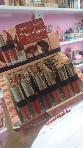 labial romantic beauty tapa dorada