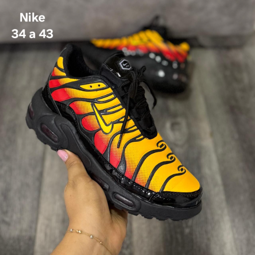 NIKE AMARILLOS NIÑO