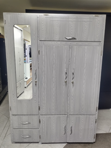 closet mediano con espejo