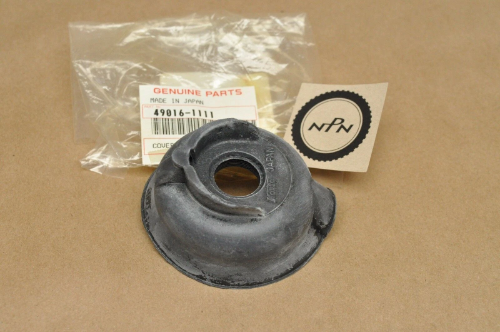 Nuevo de lote antiguo Kawasaki 1986-2005 Bayou KLF300 Cabezal Lámpara Enchufe Sello Polvo Cubierta