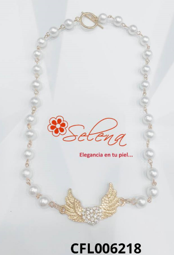 CADENA FABRICADA CON 3 FLORES DE PERLAS  CFL006219