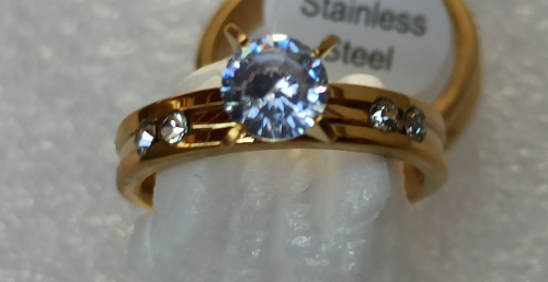ANILLO EN ACERO SOLITARIOS 4 CIRCONES 2 LÍNEAS ANA000539