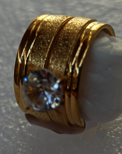 ANILLO DE ACERO SOLITARIOS CORRUGADO CON DOS LÍNEAS  ANA000537