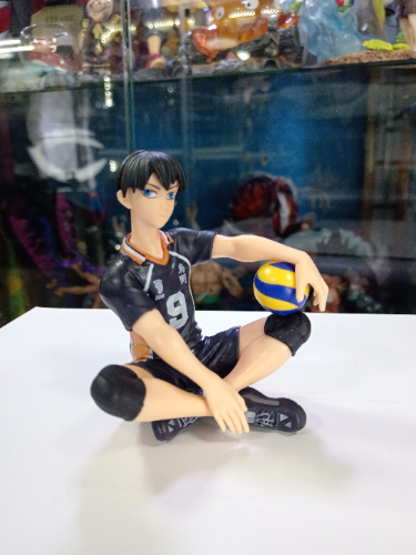 TOBIO SENTADO