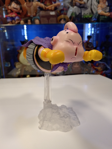MAJIN BUU VOLANDO